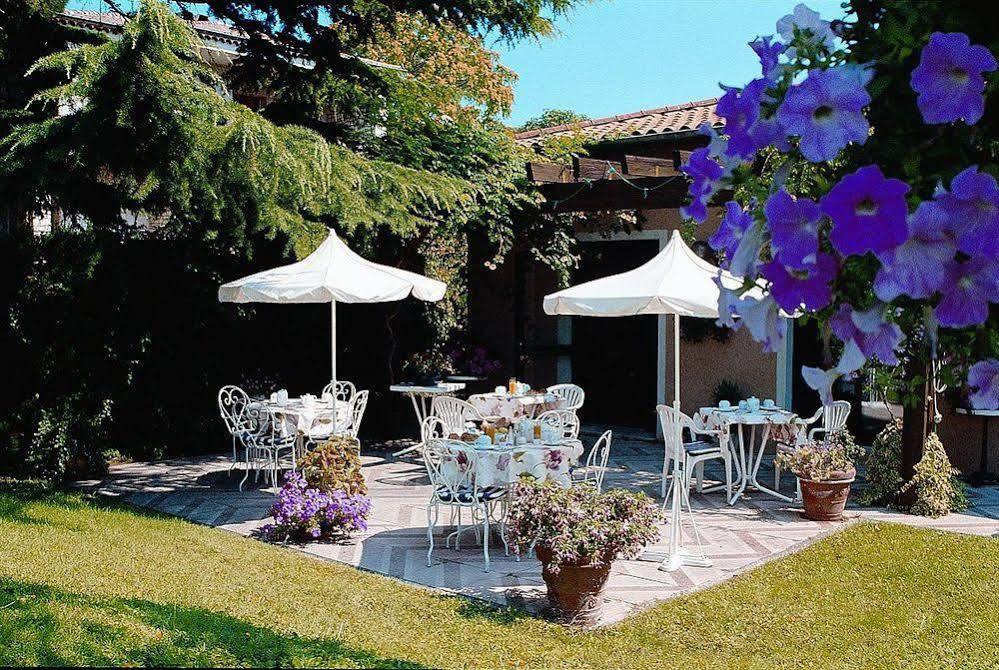 Hotel Les Amandiers Tournon-sur-Rhone Exterior photo