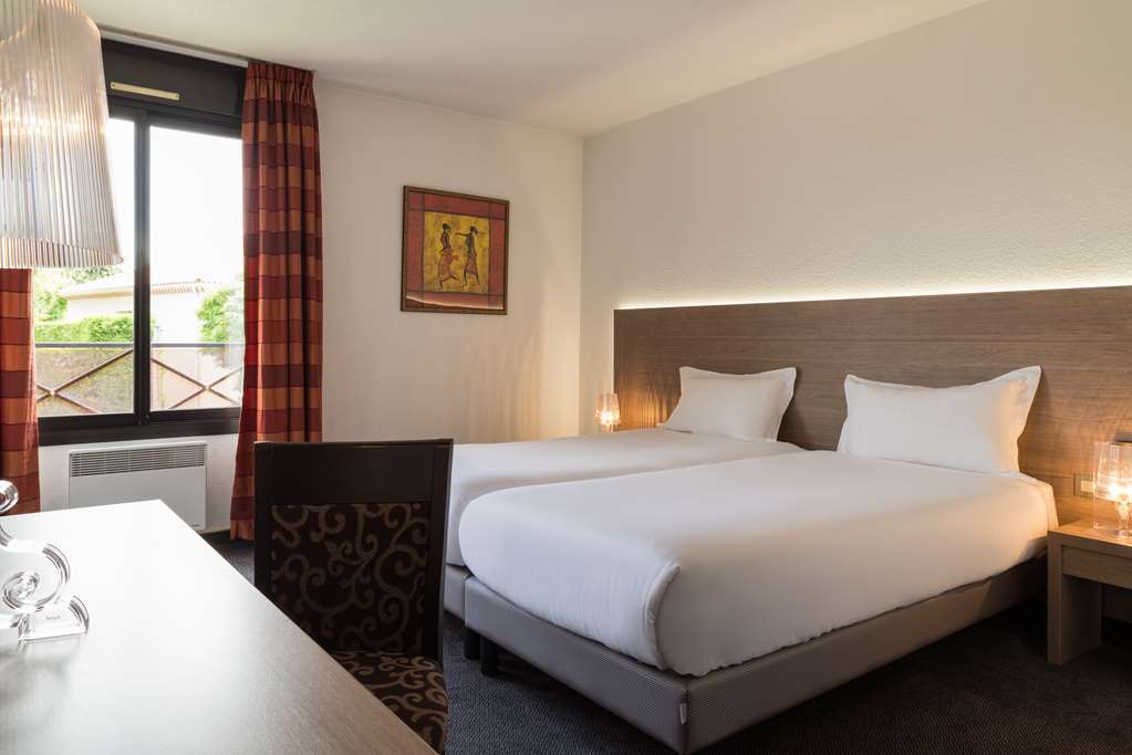 Hotel Les Amandiers Tournon-sur-Rhone Room photo
