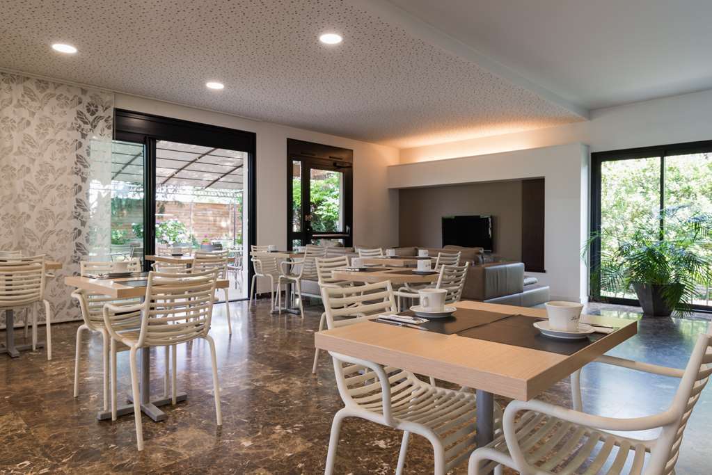 Hotel Les Amandiers Tournon-sur-Rhone Amenities photo